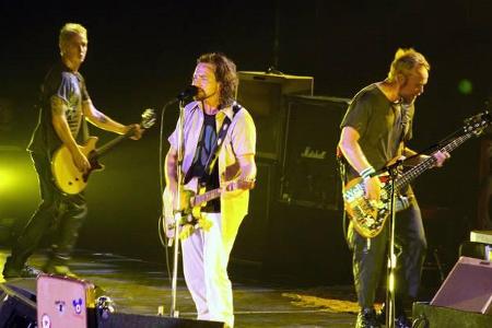 'Jeremy' ist einer der größten Hits der Grunge-Helden von Pearl Jam. Darin erzählt die Band die schockierende Geschichte von...