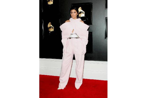 …TV-Liebling Kylie Jenner. Ihr spricht sicherlich niemand das vorhandene Style-Gen ab – trotzdem sieht dieses Outfit eher na...