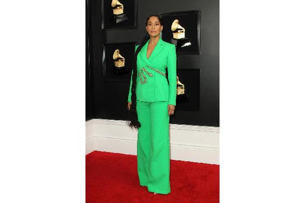 …Golden-Globe-Preisträgerin Tracee Ellis Ross. Neongrün, Schlaghose, Schlangengürtel – diese drei Begriffe sollten nie, aber...