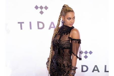 ...Beyoncé für Gesichtsmasken ausgibt, ist nicht überliefert. Allerdings lässt sie sich schon ihre Fingernägel einiges koste...