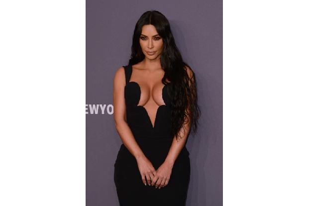...Kim Kardashians Idee für glatte Haut: Sie zahlte umgerechnet 1200 Euro für die sogenannte Vampir-Behandlung. Ihr wurde Bl...