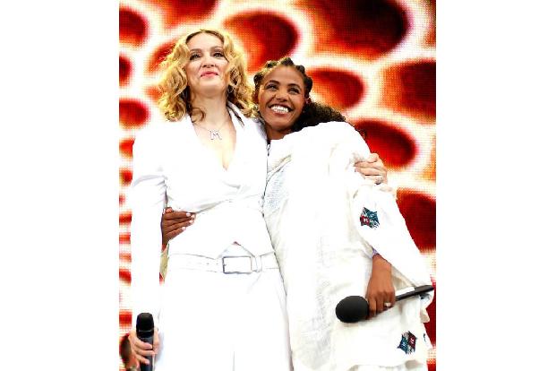 ...Birhan Woldu, deren Bild als hungerndes Kind vor 20 Jahren die Spenden für Live Aid angekurbelt hatte. Heutzutage ist die...
