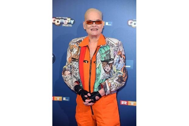 Bunt, bunter, Hella von Sinnen – der gefeierte TV-Star mag es ausgefallen. Dabei hat sich Hella im Laufe ihrer Karriere als ...