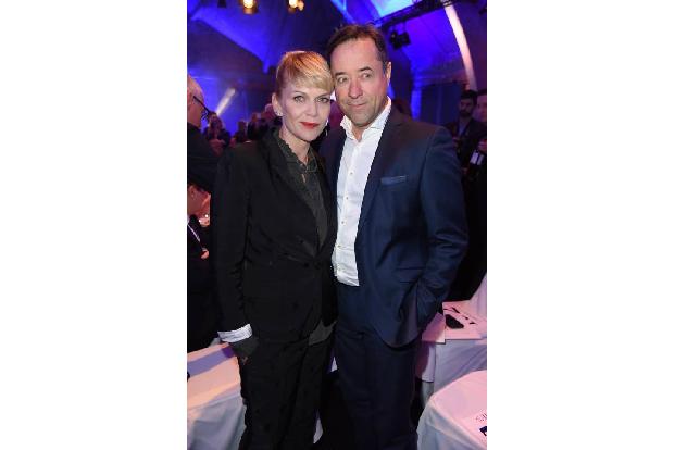 ...Anna Loos und Jan Josef Liefers fühlte sich in der Gesellschaft scheinbar pudelwohl. Aber Bilder von Anna und Jan Josef s...