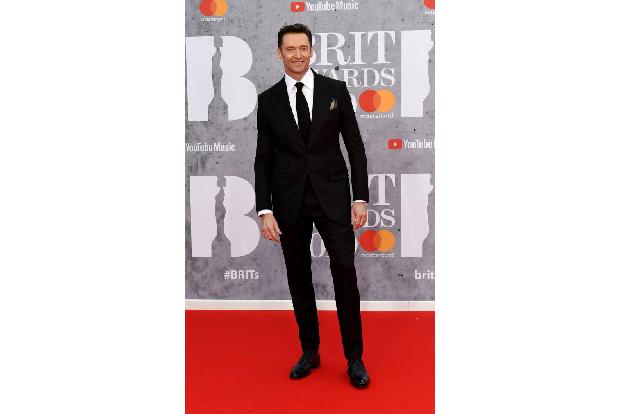 Sein Auftritt als 'Greatest Showman' eröffnete das Event im Londoner O2 auf spektakuläre Weise. Publikumsliebling Hugh Jackm...