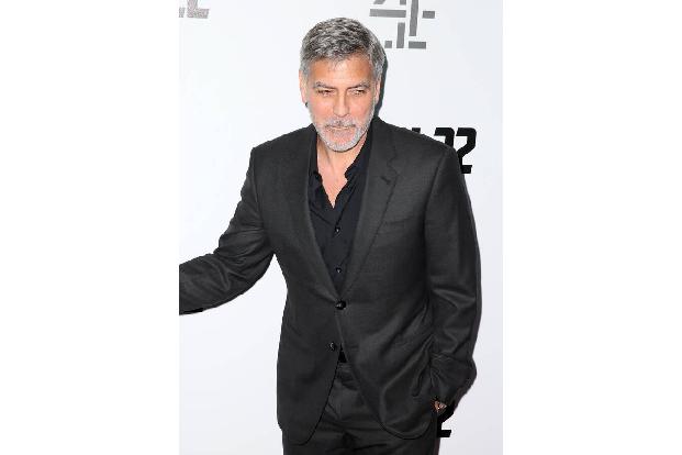 Sein guter Kumpel George Clooney treibt vor allem die Angst um, sich zu blamieren. Zudem glaubt er bescheiden, dass er einfa...