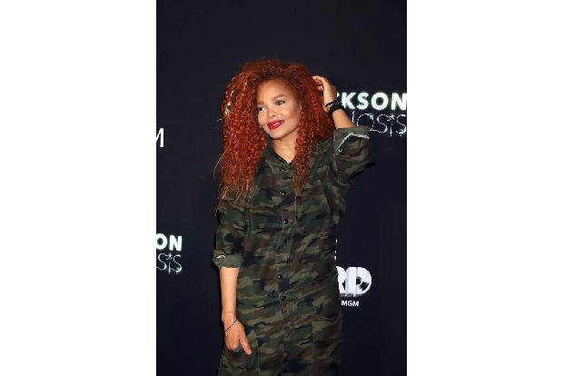 ...Janet Jackson ist 2015 zum Islam übergetreten, nachdem sie den muslimischen Milliardär Wissam Al Mana geheiratet hatte. W...