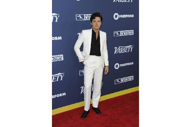 Cole Sprouse war ganz kreativ: Der Schauspieler fuhr nach Hause, um sich eine Auszeit zu nehmen und Fotografieren zu gehen.