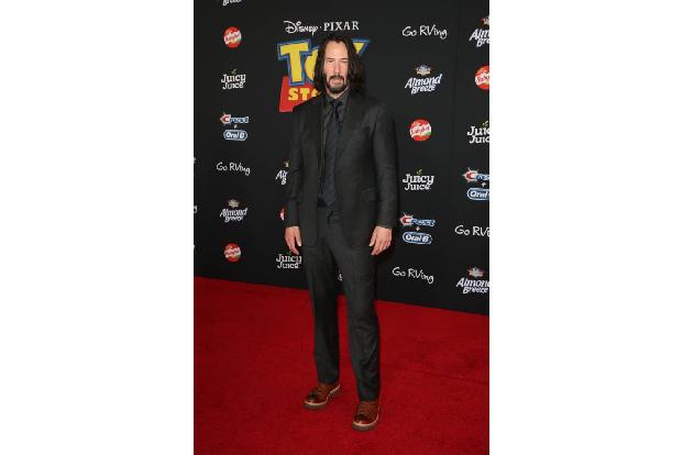 Es gibt auch durchaus Schauspieler, die durch ihre Leistung auffallen, wie zum Beispiel Keanu Reeves auf Platz 4, der mit de...