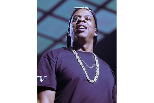 Jay-Z hat nicht nur Freunde im Business. 1996 bot Jay-Z dem Rapper Nas an, mit ihm ins Studio zu gehen. Nas tauchte aber nie...