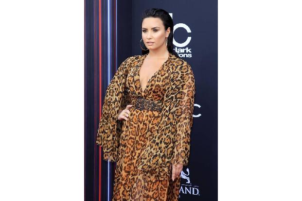 Wer von Ruhm und Erfolg träumt, kann mit Demi Lovato zusammen üben, und das immer wieder. In Path to Fame verhilft man einem...
