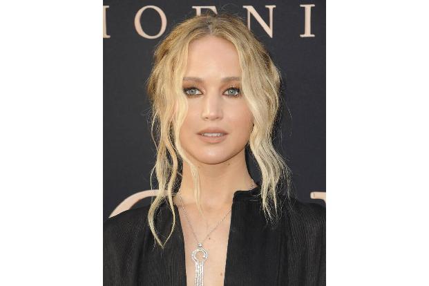 Oscar-Preisträgerin Jennifer Lawrence kämpfte mit Angststörungen. Als Teenager hatte sie eine Sozialphobie und die Schauspie...
