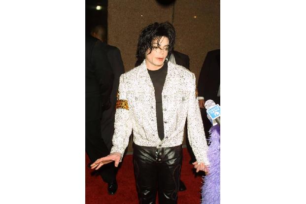 Michael Jackson machte mit seinen Songs viele Menschen glücklich, aber selbst hatte er unter einem machtbesessenen Vater zu ...