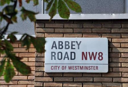 ...in den Abbey Road Studios vorbeizuschauen, die durch die Beatles zur Legende wurden. Doch der Thronfolger...
