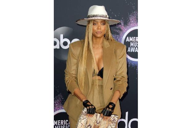 Tyra Banks ist ein weiteres Model, das gern auch mal zur Feder greift. 'Modelland' ist der Titel ihres Romans, der von ihren...