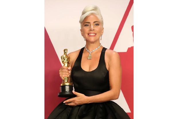 Lady Gaga erlebte einen Schock, als sie erkennen musste, dass ein Demo ihrer neuen Single, 'Stupid Love', plötzlich im Netz ...