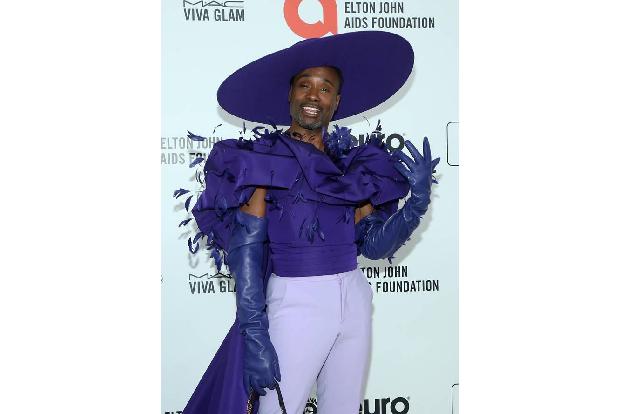 Billy Porter brillierte im Musical 'Kinky Boots'. Daher hält der Broadway-Star als Belohnung für seine Fans ein Requisit aus...