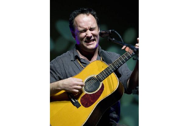 Rock-Veteran Dave Matthews wird einen exklusiven Akustik-Gig für einen Fan spielen, während…