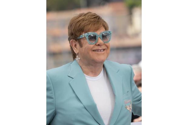 Für die neueste in limitierte Auflage produzierte Barbie, die allerdings nicht den geehrten Star selbst zeigt, stand Elton J...
