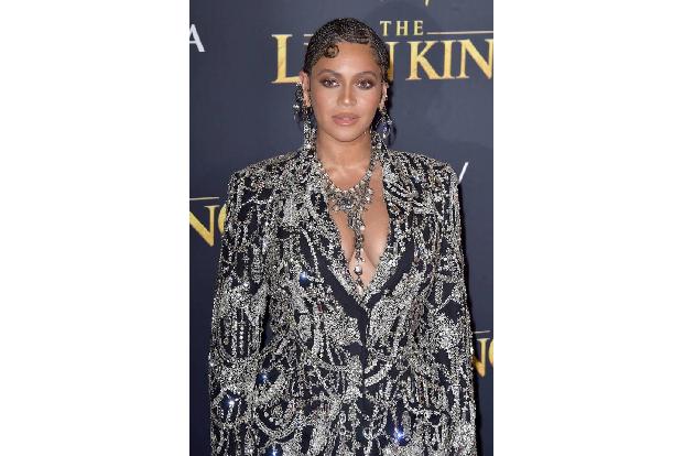 Beyoncé sang noch mit Destiny‘s Child, als eine glamouröse Barbie nach ihrem Ebenbild entstand, die ein aufregendes pinkfarb...