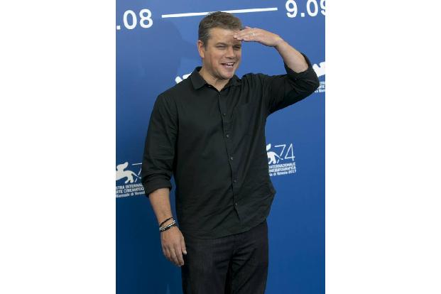 Und Matts vielseitige Begabung spiegelt sich natürlich auch in seinem Kontostand wieder: rund 170 Millionen Dollar schwer so...