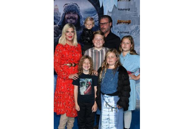 Tori Spelling und Dean McDermott haben zusammen fünf Kinder. Da Tori selbst als Tochter eines Milliardärs aufwuchs und sich ...