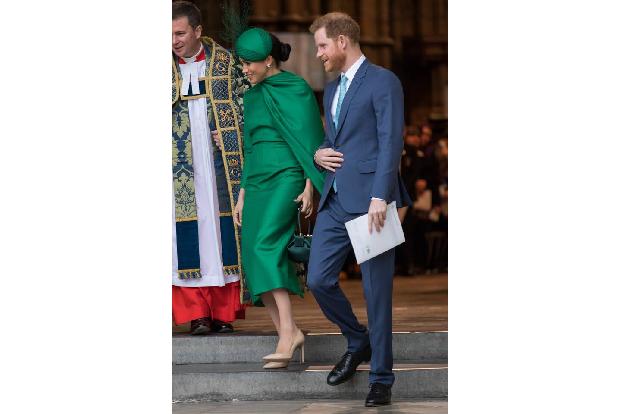 Ein Insider verriet, dass Prinz Harry und Meghan Markle Thanksgiving in ihrem neuen Zuhause in Kalifornien feierten – gemein...