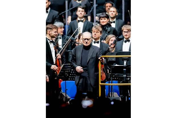 Während viele der von ihm vertonten Filme bereits längst vergessen sind, ist die für sie geschriebene Musik zum unsterbliche...