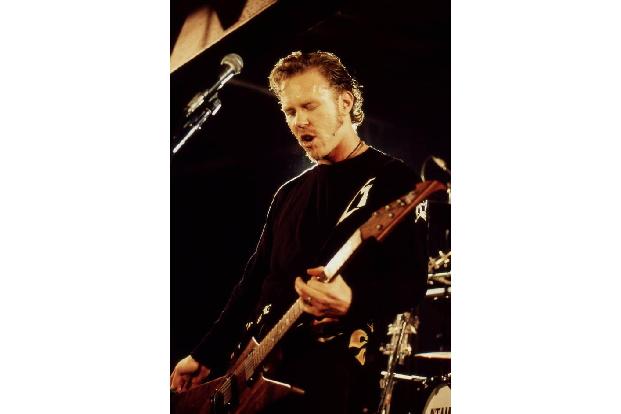 Metallica-Fans sind mit Morricones Werk bestens vertraut, machte die Band dessen 'The Ecstasy of Gold' doch zum internationa...