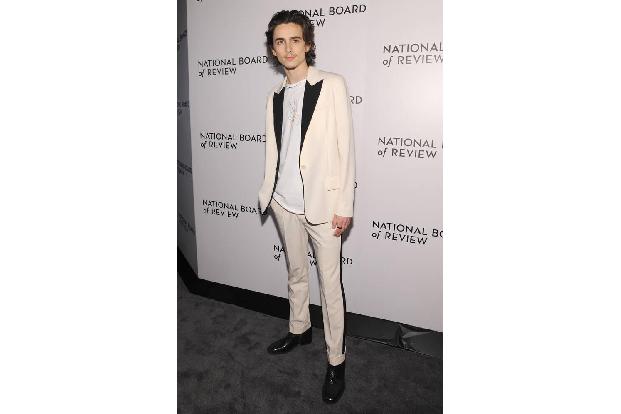Timothée Chalamet gilt als neue männliche Stilikone Hollywoods. Das stellt der Jungschauspieler erneut eindrucksvoll mit ein...