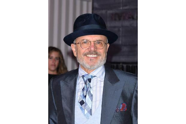 ...das Leben ihres Vorgesetzten Captain Howard, dargestellt von Joe Pantoliano, mit ihren unkonventionellen Methoden einmal ...