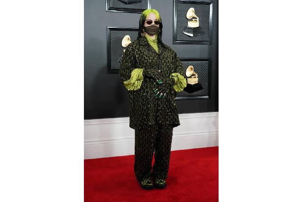 Billie nahm insgesamt fünf Grammys mit nach Hause. Sie erhielt alle Preise in den vier bedeutendsten Kategorien: Song des Ja...