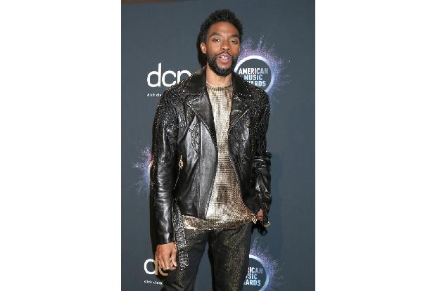 Neben dem Marvel-Megahit 'Black Panther' brachte Chadwick seinen Fans Filme wie 'Marshall', 'Da 5 Bloods' und 'Ma Rainey's B...