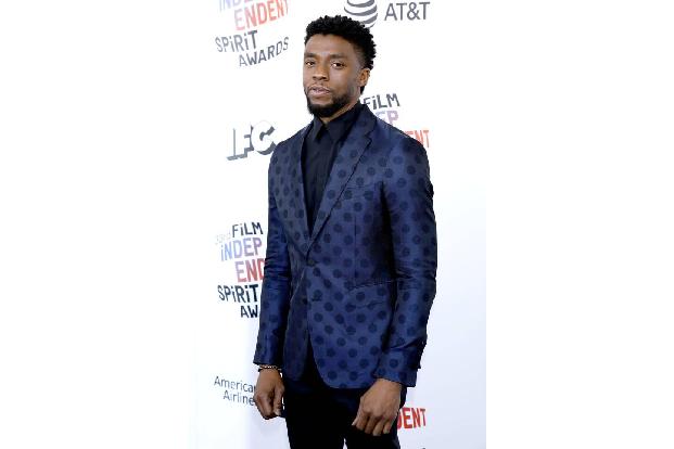 Ganz vorn mit dabei in der langen Liste der emotionalen Tribute an den 'Black Panther'-Star sind seine Kollegen aus den Marv...