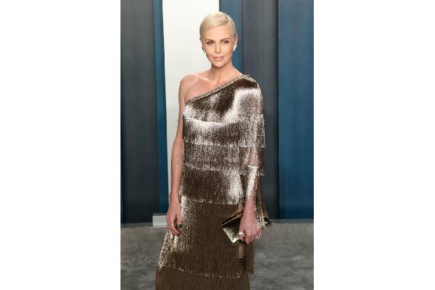 Charlize Theron war kürzlich in Drew Barrymores Chatshow zu Gast und verriet dort, seit fünf Jahren niemanden mehr gedatet z...