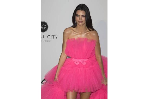 Kendall Jenner war mal kurz mit Harry Styles verbandelt, doch zu ihren Schwestern hält Kendall ihr Liebesleben eher bedeckt....