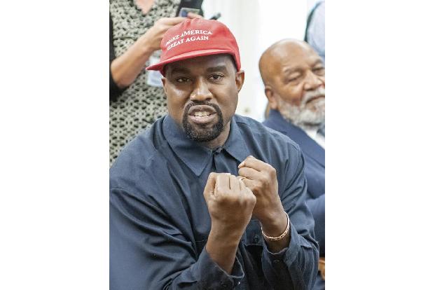 Kanye West möchte die Master-Tapes seiner eigenen Songs von Sony und Universal zurückfordern, doch die Labels stellen sich q...