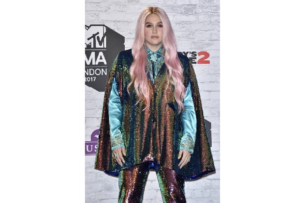 Kesha zog vor Gericht, um aus ihrem Vertrag mit Sony entlassen zu werden, nachdem ihr Producer, Dr. Luke, sie angeblich sexu...