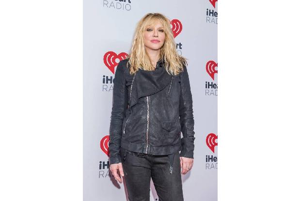 Courtney Love und Universal hielten die Gerichte in Atem, denn erst wollte die Plattenfirma fünf Alben von der Musikerin ein...