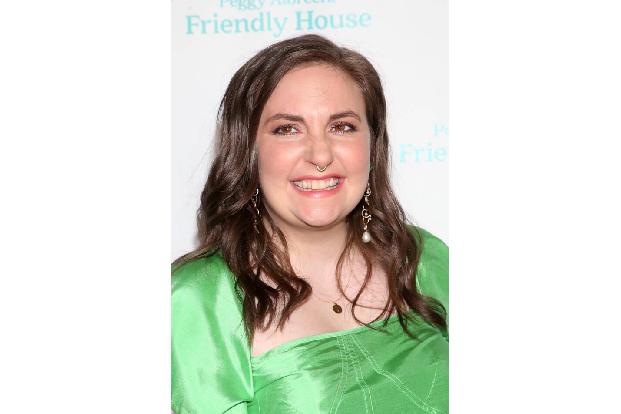 Lena Dunham ist auch ein bekennender TM-Fan. Sie lernte das Meditieren bereits mit neun Jahren, nachdem bei ihr Zwangsstörun...