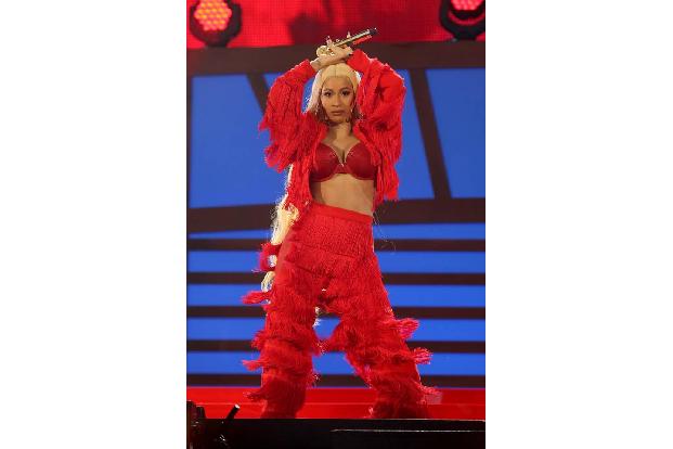 Cardi B gehört ebenfalls zu den Künstlern, die Teil des 'PlayOn Fests' sind: Zu sehen ist ihr Konzert im New Yorker Central ...