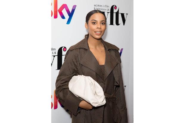 Die britische Moderatorin Rochelle Humes hat sich auch TikTok versucht und mit ihrem kleinen Video verraten, dass sie mit ih...