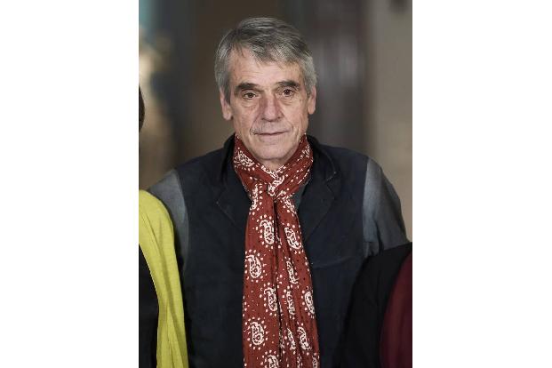 Schauspieler Jeremy Irons hatte schon immer ein Faible für die ungezähmte Natur der irischen Westküste und nutzte eine kreat...