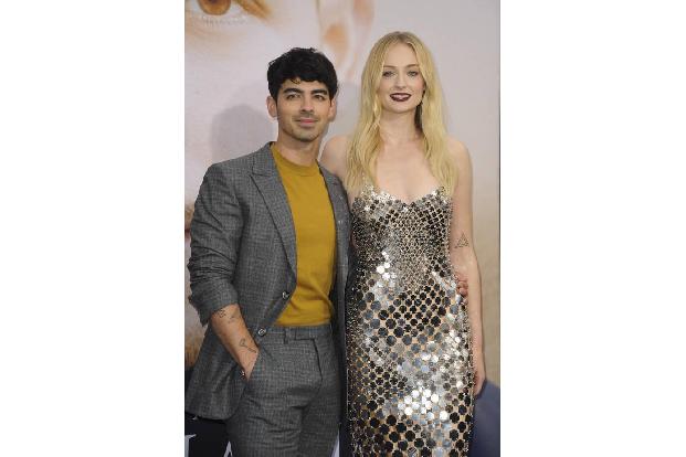 Joe Jonas und Sophie Turner waren drei Jahre zusammen, als sie 2019 in Las Vegas heirateten. Getraut wurden sie stilecht von...