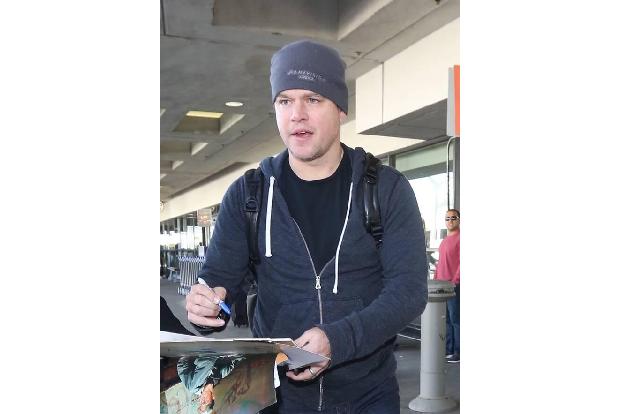 ...Matt Damon und Bryan Cranston ein virtuelles Pokerturnier. Jeder konnte mitspielen, der Geld spendete. Der Erlös - insges...
