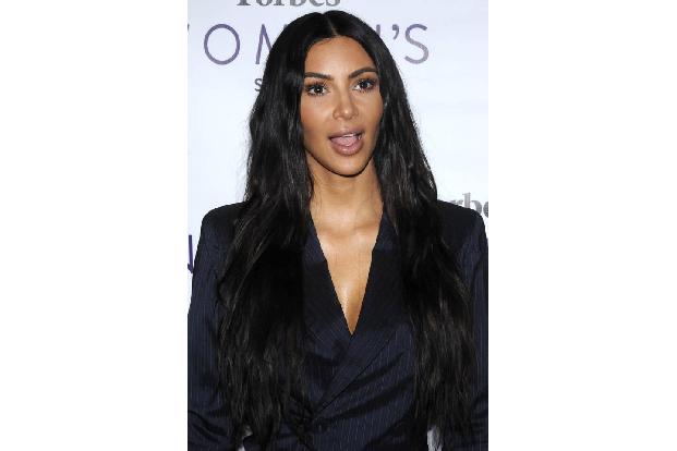 Kim Kardashian verdankt ihre Berühmtheit zu einem erheblichen Teil ihrer Schönheit. Viele Frauen wären gern wie sie und kopi...