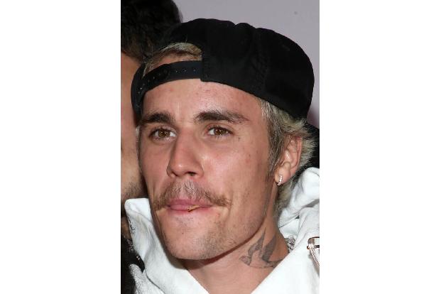…reiste Justin Bieber vor einigen Jahren nach Guatemala und packte tatkräftig mit an, um eine Schule zu bauen. Irgendwo müss...