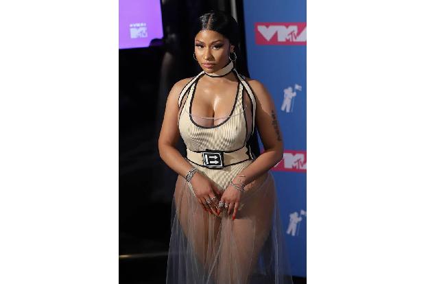 Nicki Minaj fällt in erster Linie durch ihre große Klappe auf. Daher wissen viele auch nicht, dass die Rapperin viel Zeit un...