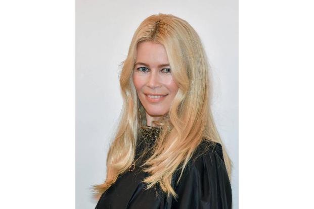 Doch im Gegensatz zu ihren berühmten Kolleginnen hielt sich Claudia selten bis gar nicht auf den legendären Partys blicken, ...