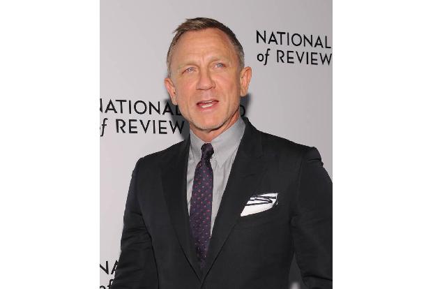Wo mit Feuer gespielt wird, ist die Gefahr natürlich immer groß, so auch beim neuesten Bond mit Daniel Craig, 'Keine Zeit zu...